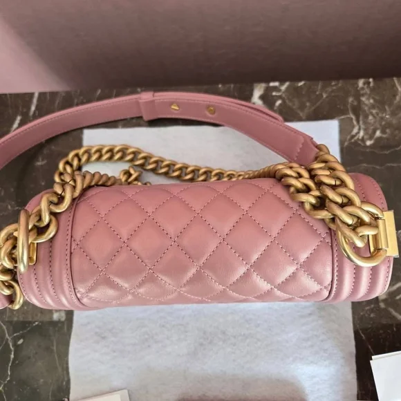 CHANEL Small Boy Bag. - Picture 3 of 15
